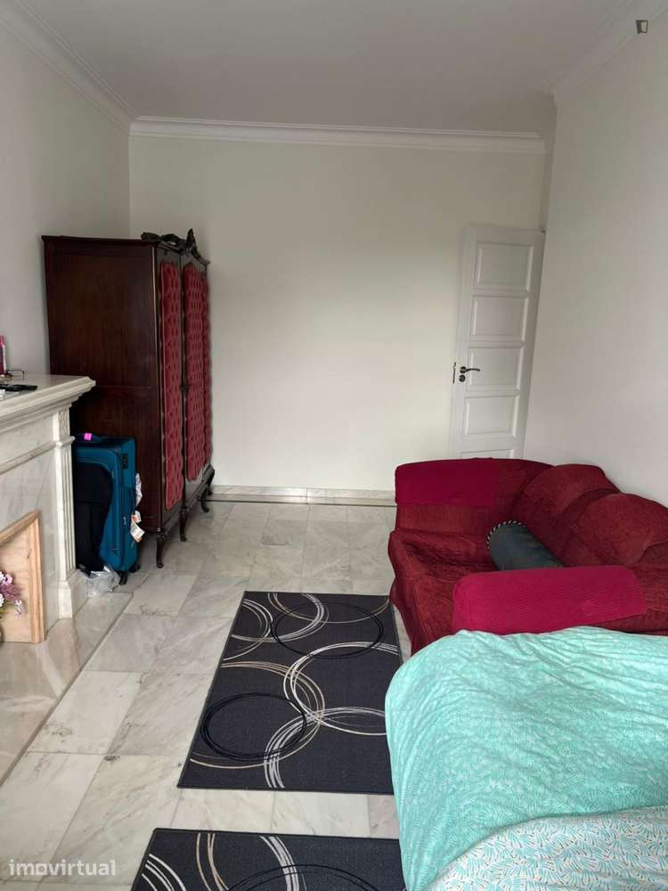 Quarto - localizado em Almada Lisbon - Grande imagem: 4/9