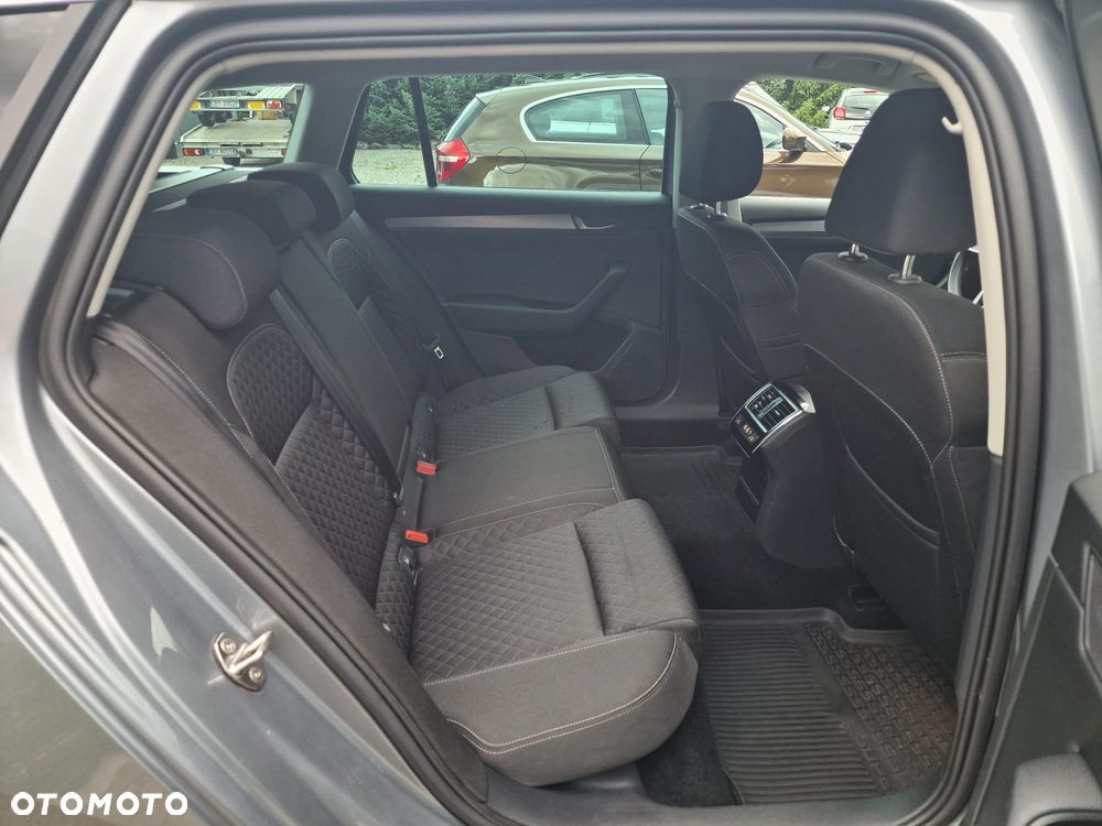 Skoda Superb 2.0 TDI Active DSG - 16