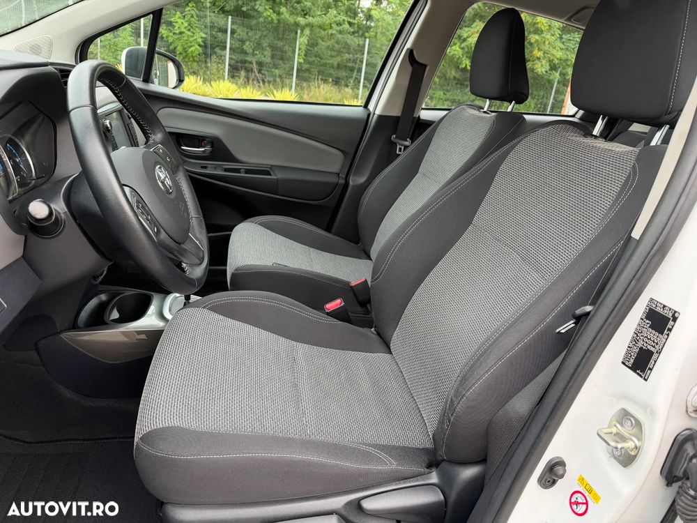 Toyota Yaris 1.5 VVT-i HSD Active - 12