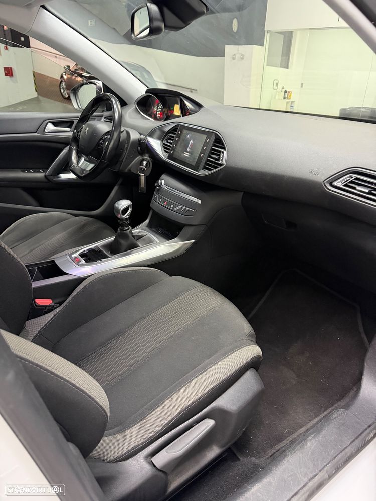 Peugeot 308 1.2 PureTech Style - 9