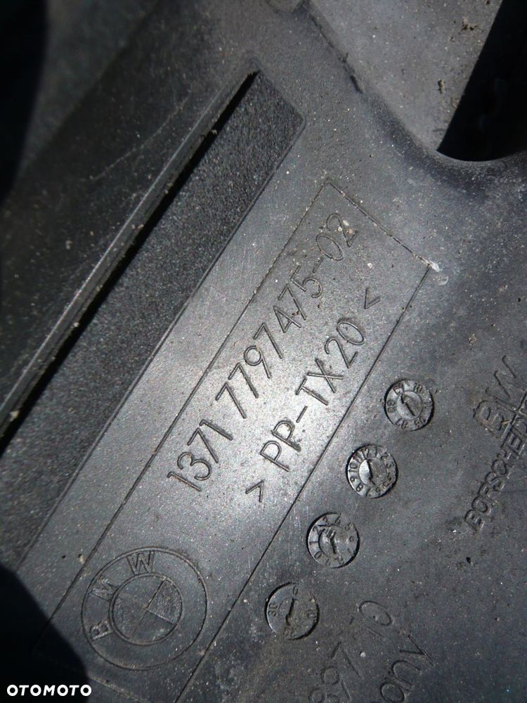 wlot dolot powietrza 13717797475-02 bmw serii 1 e87 - 2