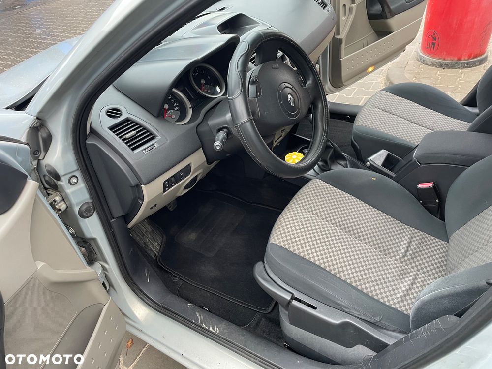 Renault Megane 1.6 Authentique - 11