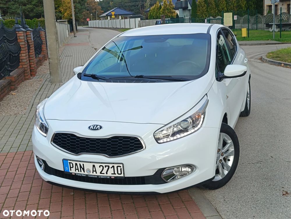 Kia Ceed 1.6 GDI Dream Team Edition - 2