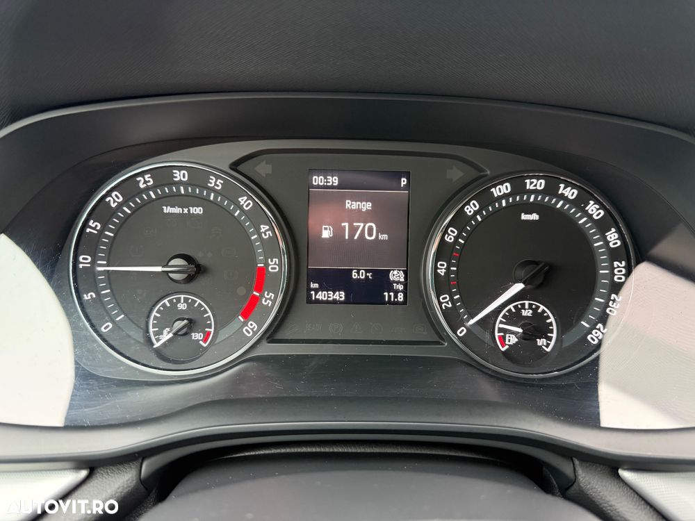 Skoda Octavia 2.0 TDI DSG Ambition - 4