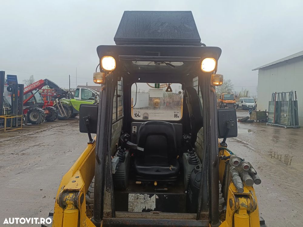 Komatsu SK815 Turbo - 4