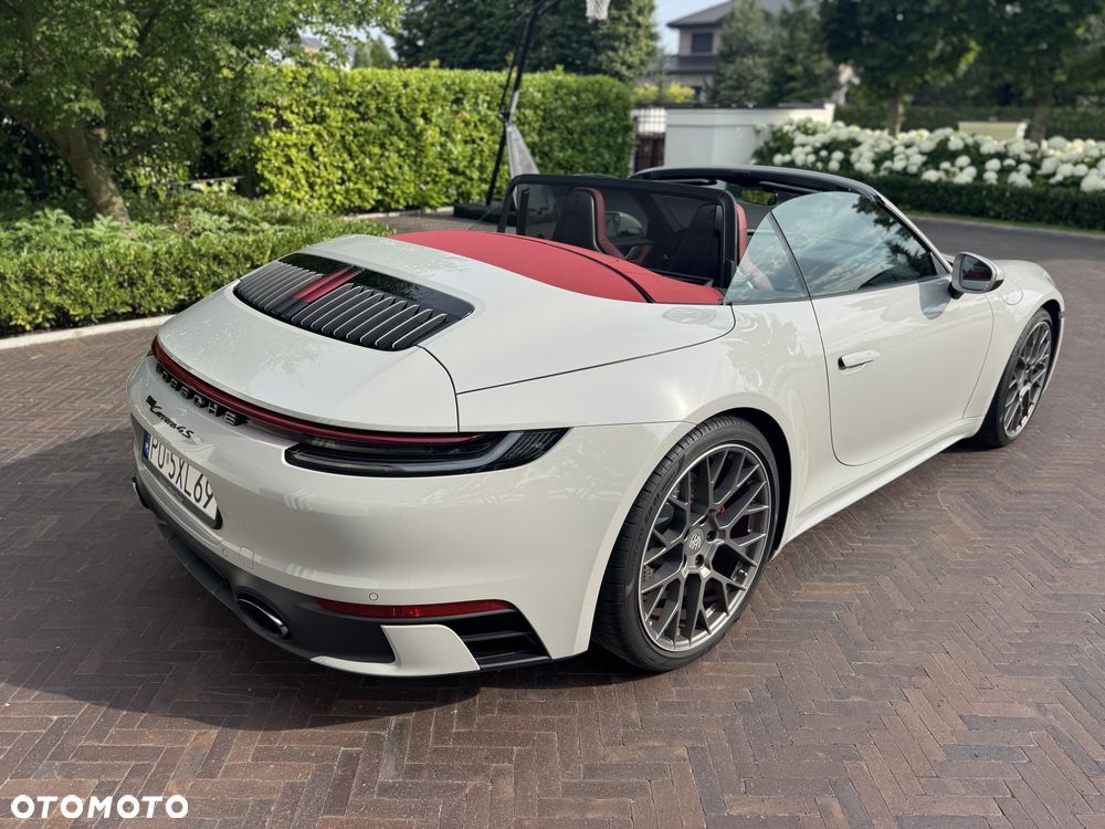Porsche 911 Carrera 4S - 4