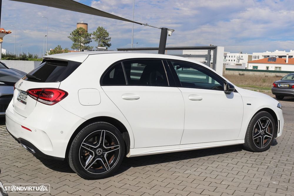 Mercedes-Benz A 250 e AMG Line - 22