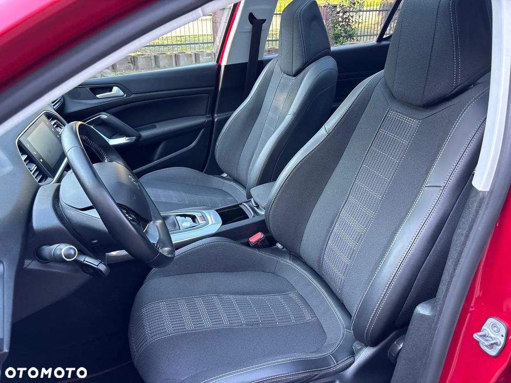 Peugeot 308 1.2 PureTech GPF Allure S&S - 29