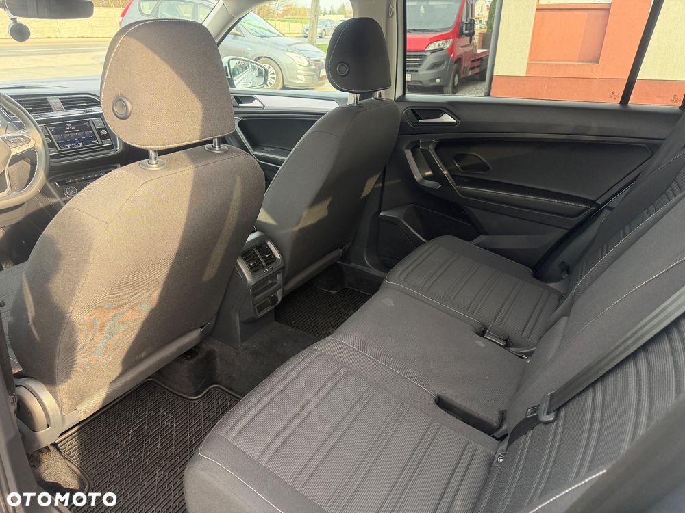 Volkswagen Tiguan - 19