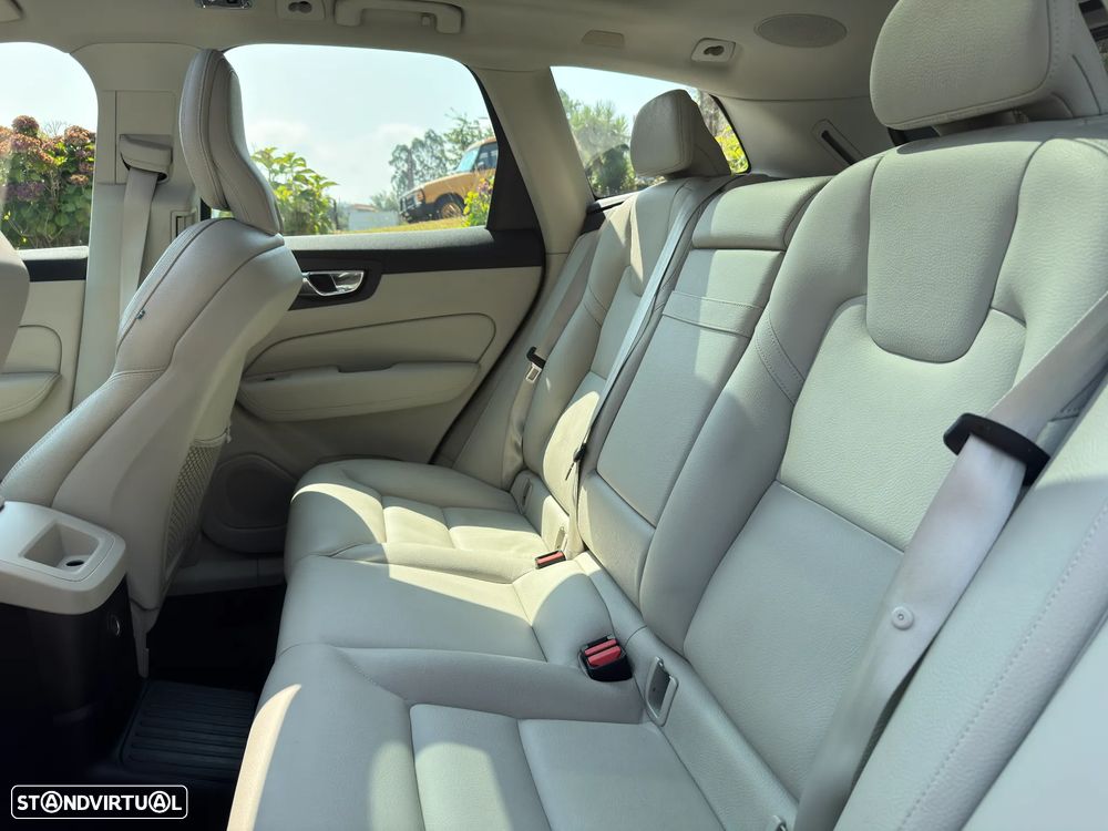 Volvo XC 60 2.0 T8 PHEV Inscription AWD - 19