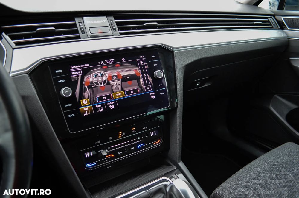 Volkswagen Passat 2.0 TDI SCR DSG Comfortline - 12