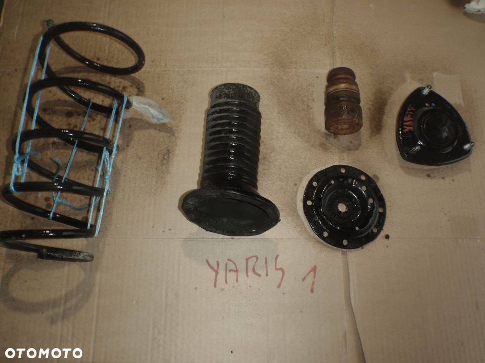 amortyzator sprężyna macperson poduszka toyota yaris I przód tył stan jak nowy - 4