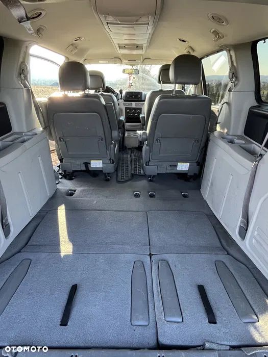 Volkswagen Routan - 6