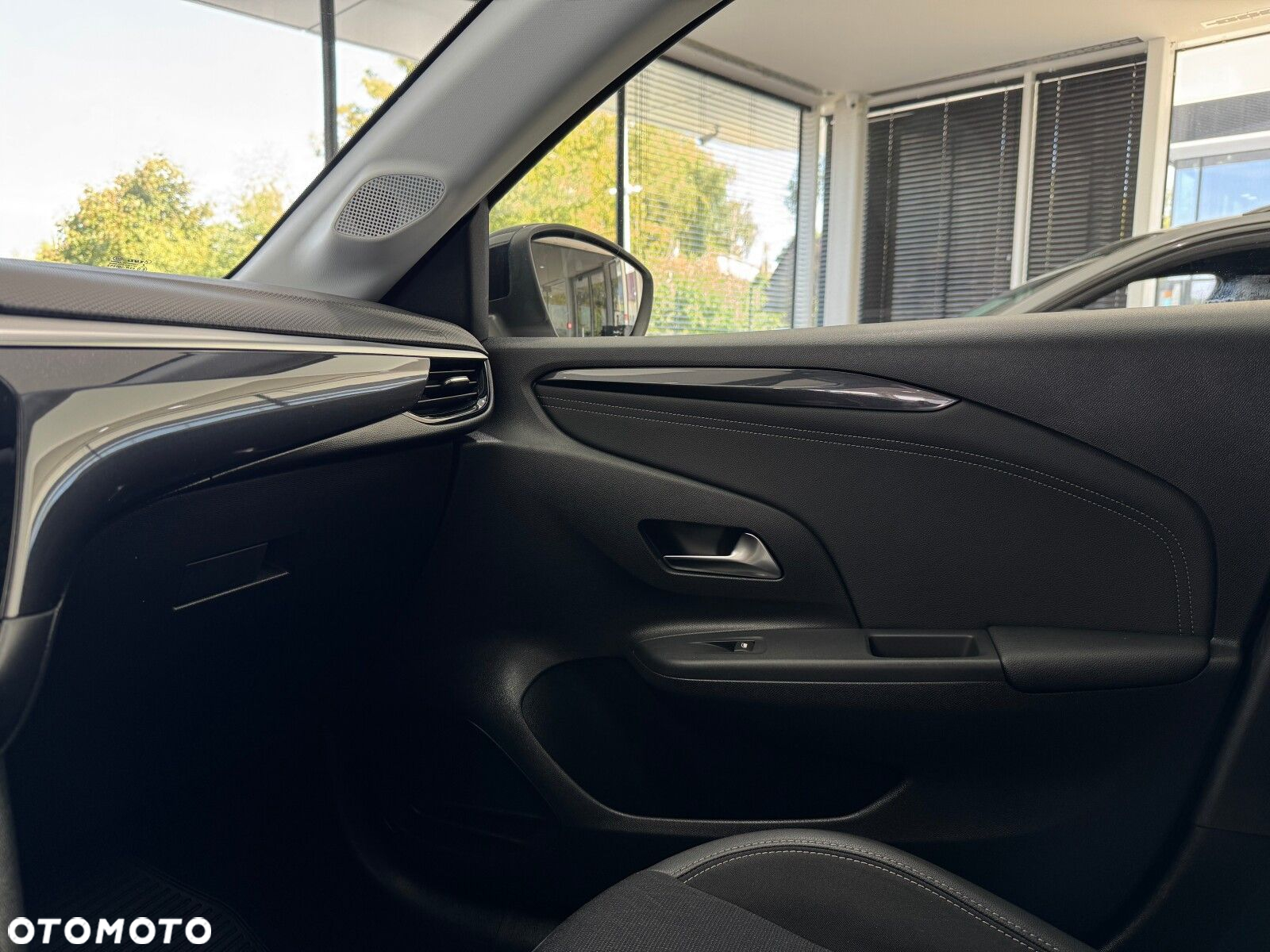 Opel Corsa 1.2 Elegance S&S - 25
