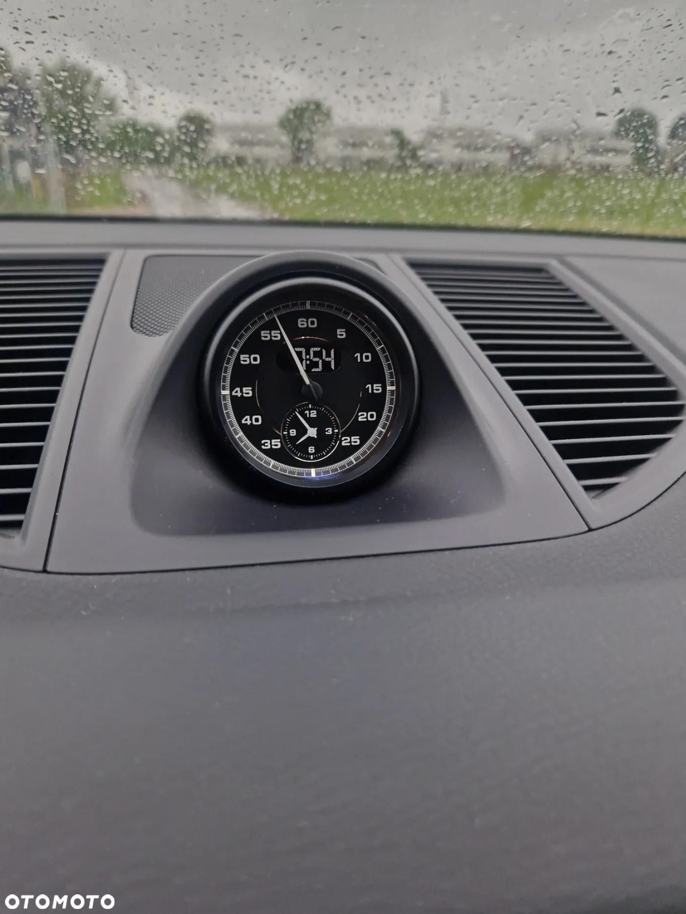 Porsche Macan - 24