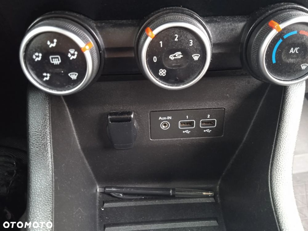 Renault Clio BLUE dCi 100 BUSINESS EDITION - 20
