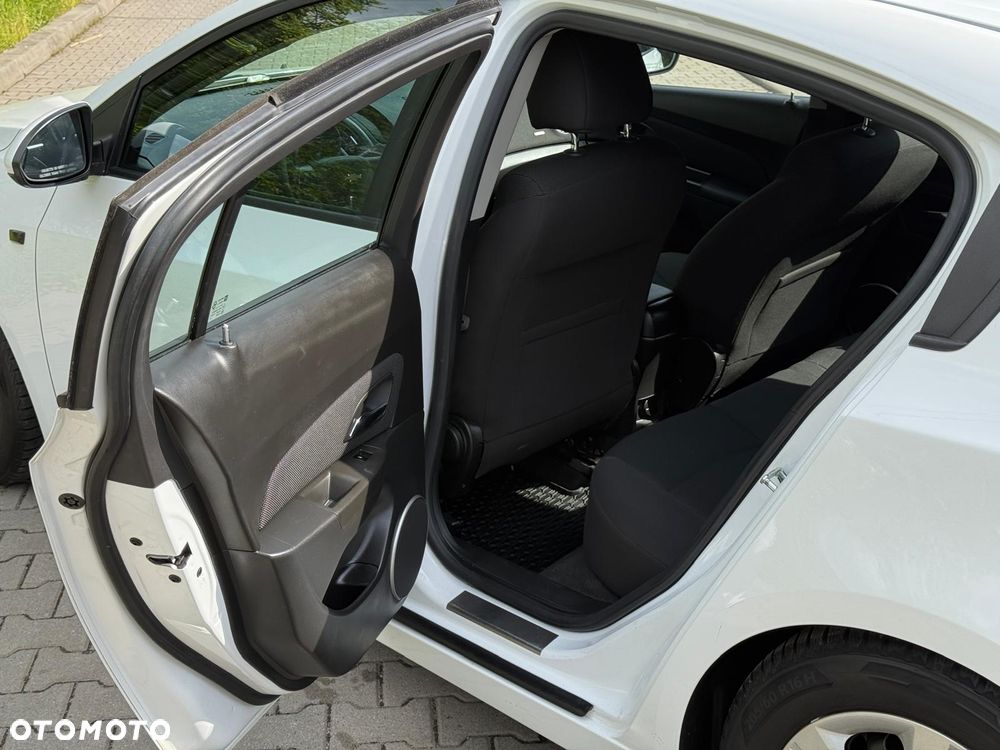 Chevrolet Cruze 1.6 LT - 13