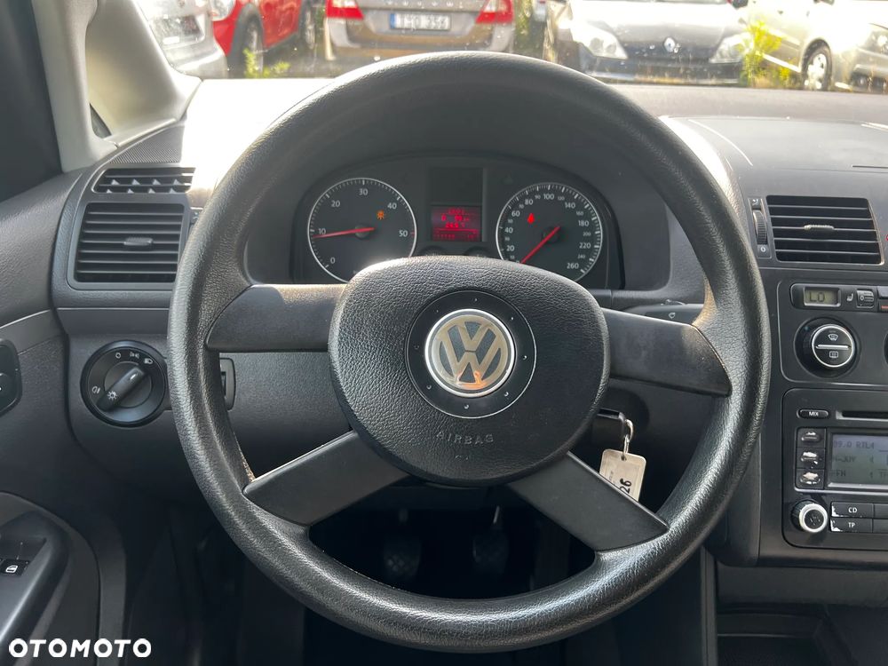 Volkswagen Touran 1.9 TDI Conceptline - 20