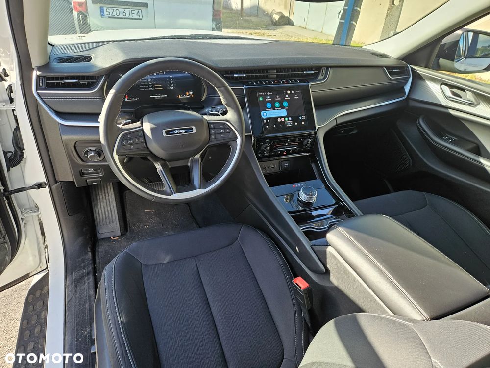 Jeep Grand Cherokee - 10