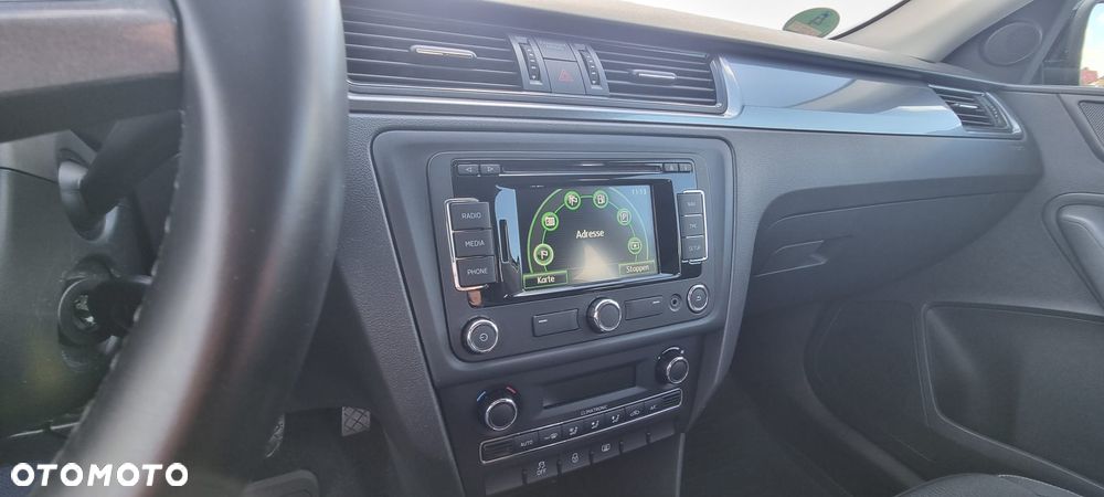 Skoda RAPID 1.6 TDI DSG Ambition - 23