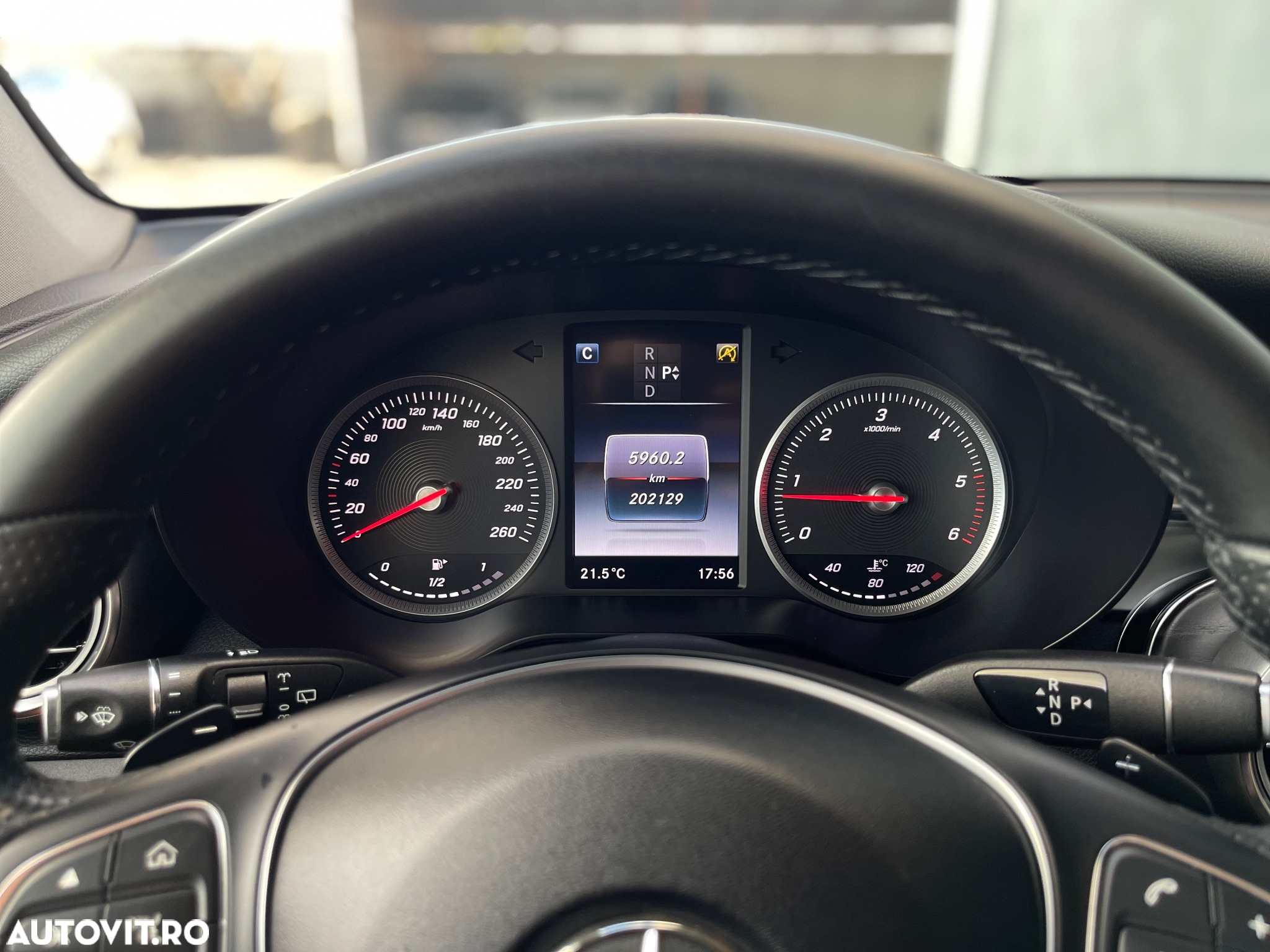 Mercedes-Benz GLC 220 d 4MATIC - 13