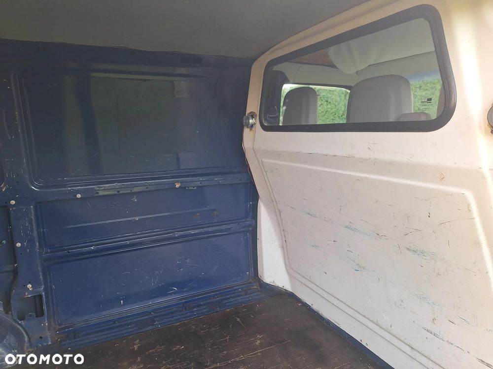 Volkswagen Transporter - 14
