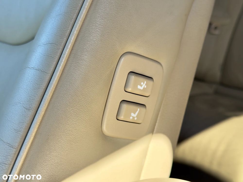 Lexus LS High Class - 25