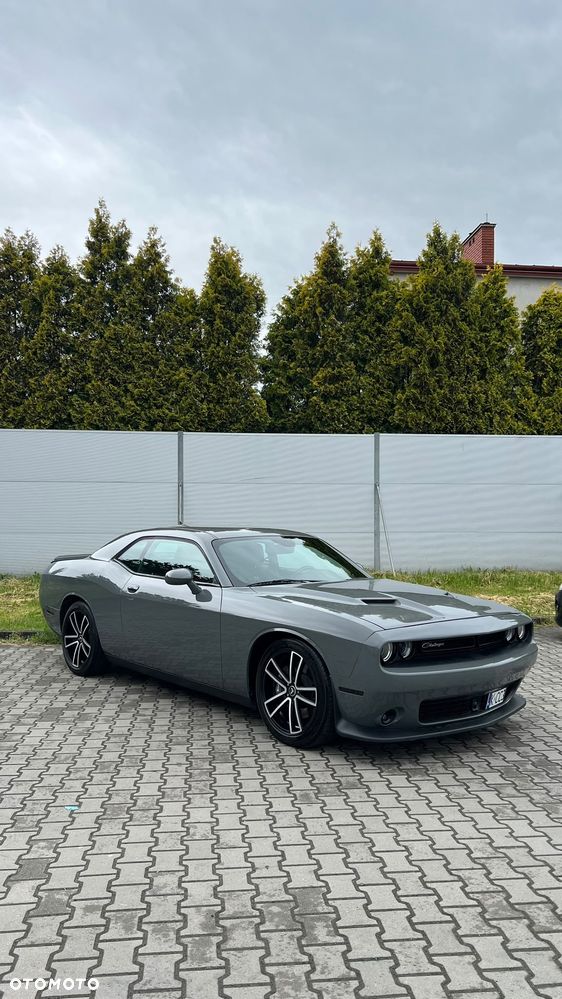 Dodge Challenger - 1