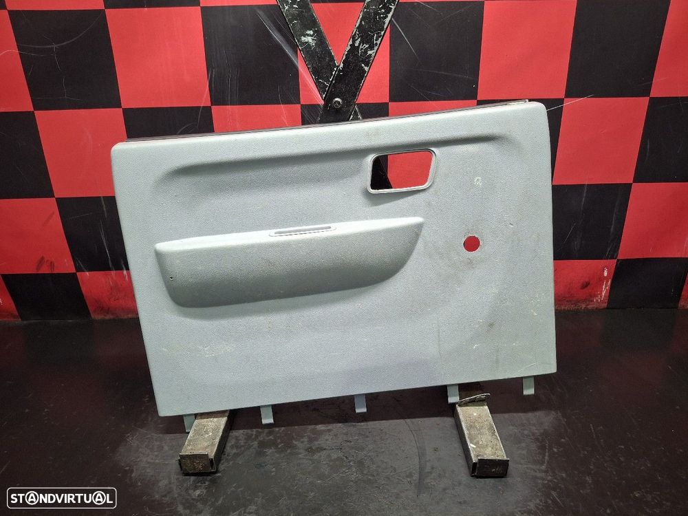 Quartela Trás Esquerda Mitsubishi Fuso - 1