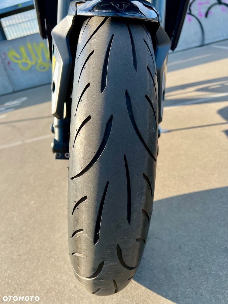 Triumph Street Triple - 20