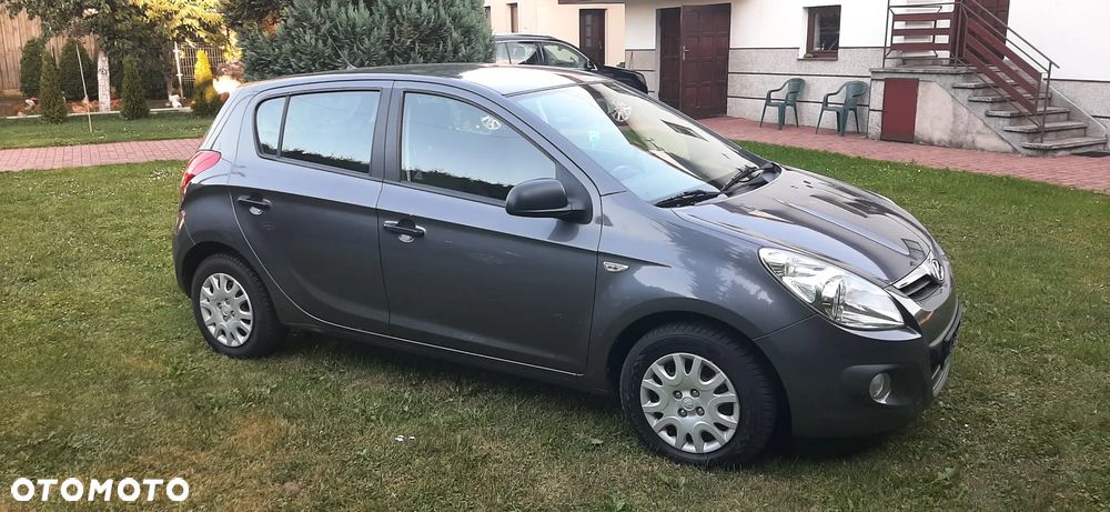 Hyundai i20 - 17