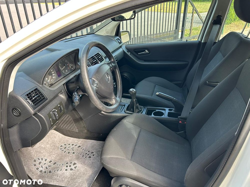 Mercedes-Benz Klasa A 160 BlueEFFICIENCY - 16