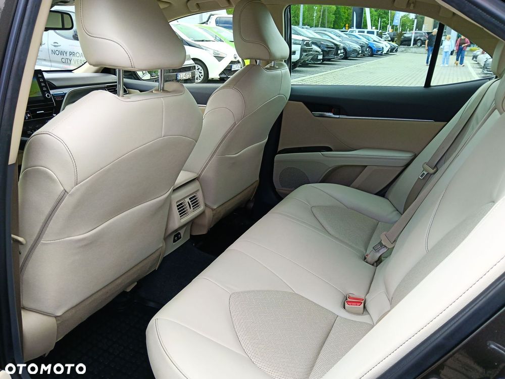 Toyota Camry - 15