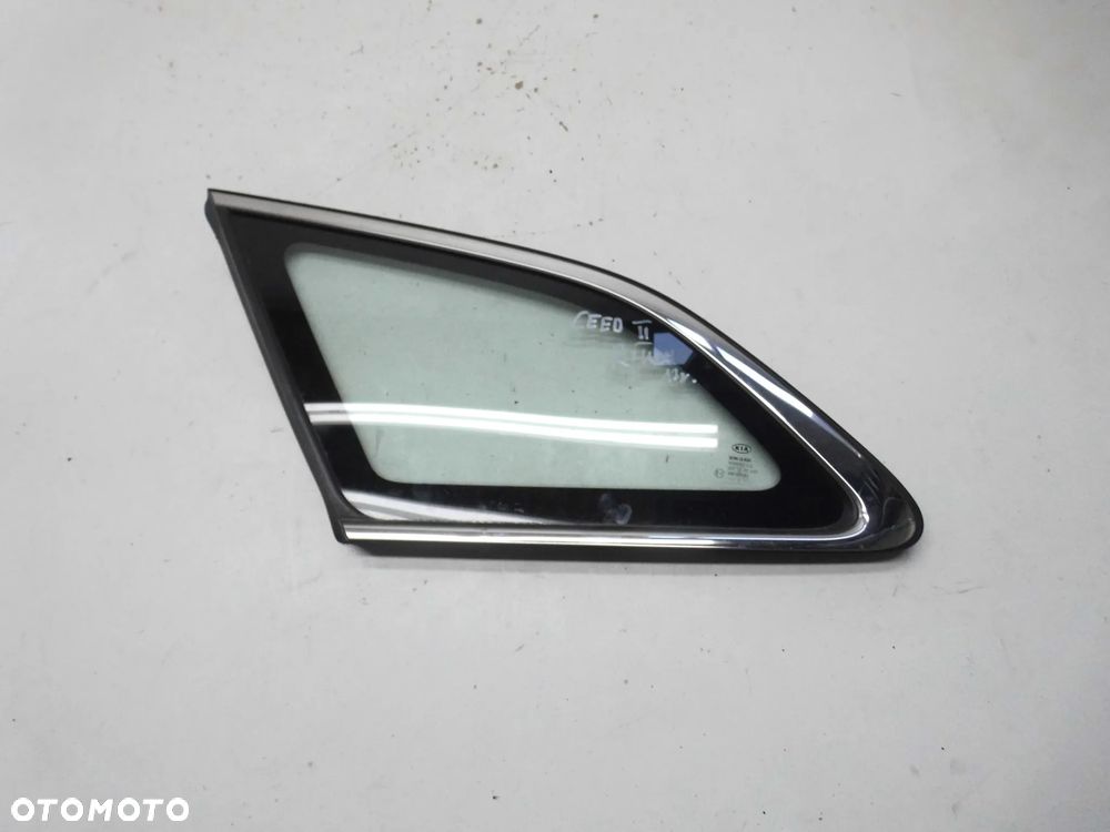 SZYBA KAROSERYJNA KIA CEED II KOMBI 2013r. LEWA TYLNA CHROM - 1
