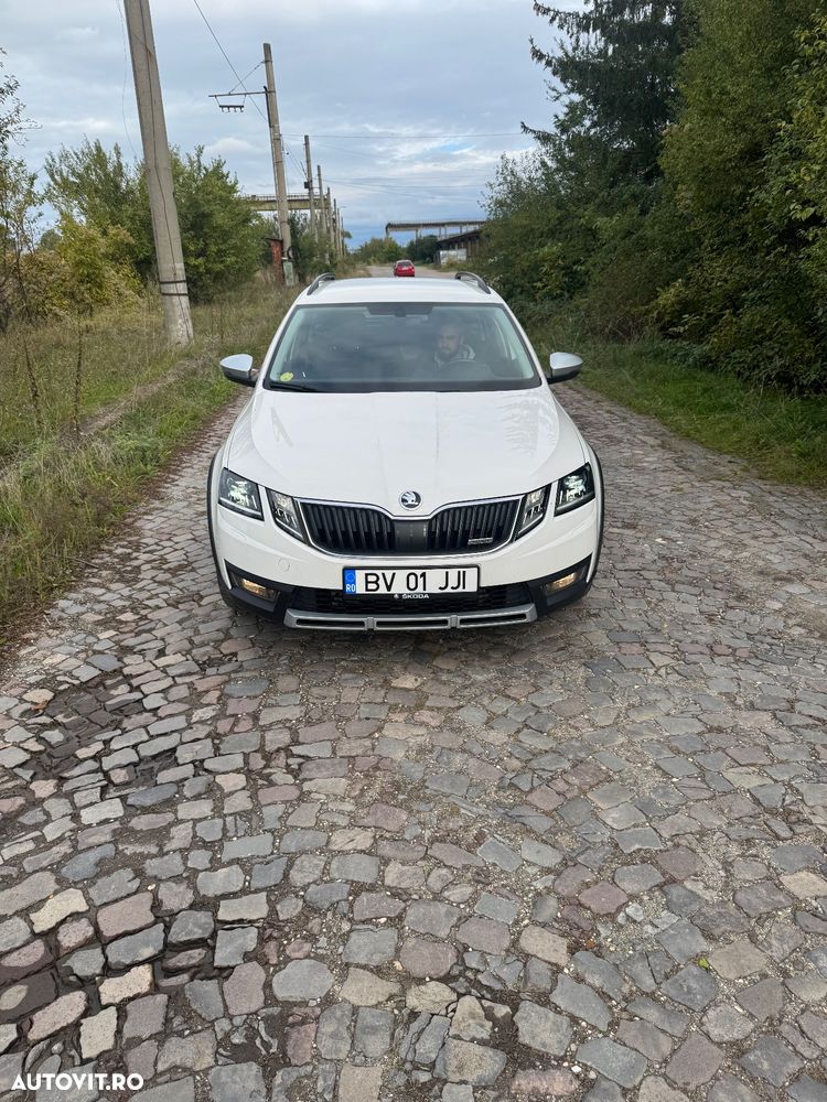Skoda Octavia Combi Diesel 2.0 TDI 4X4 DSG Scout - 16