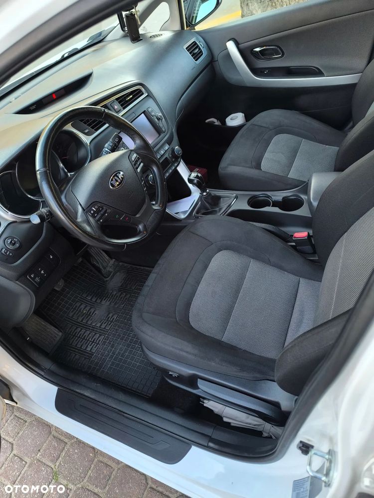 Kia Ceed 1.6 GDI L Business Line - 19