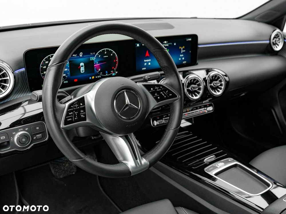 Mercedes-Benz Klasa A 200 d Progressive 8G-DCT - 7