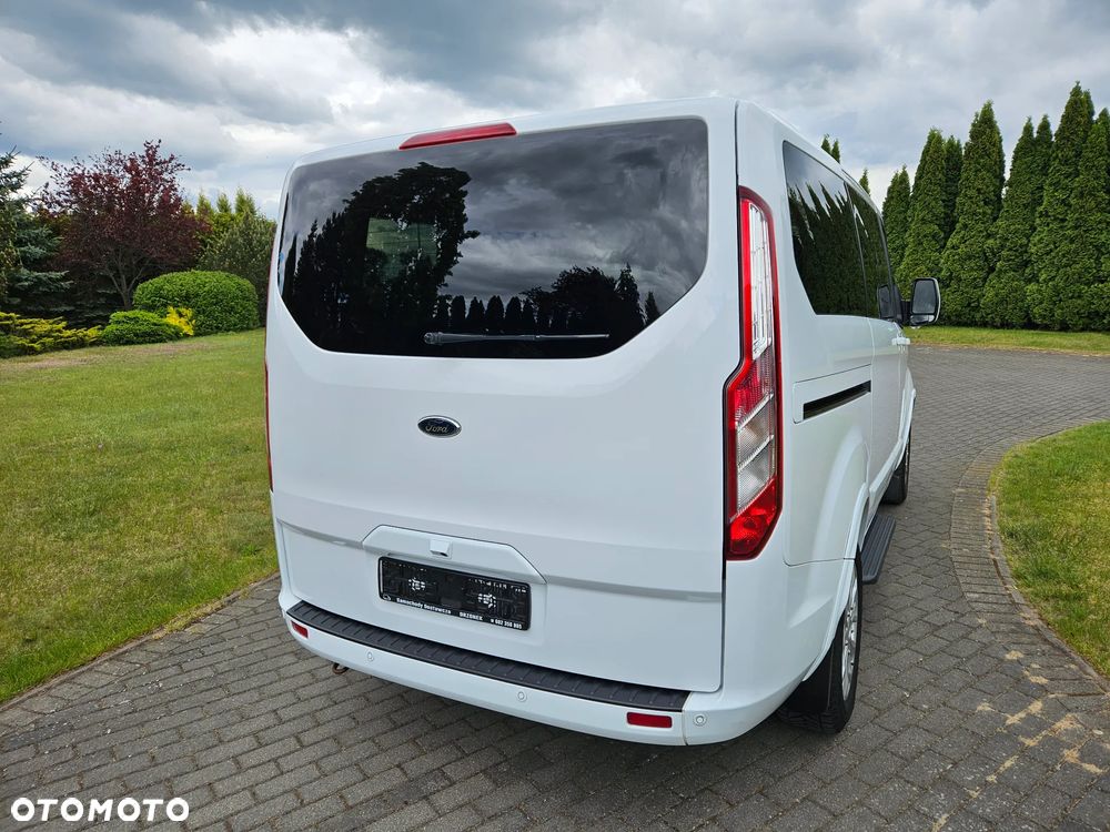 Ford Tourneo Custom - 8