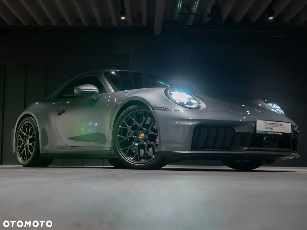 Porsche 911 Carrera GTS - 14