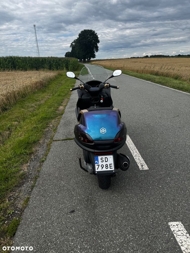 Piaggio MP-3 - 12