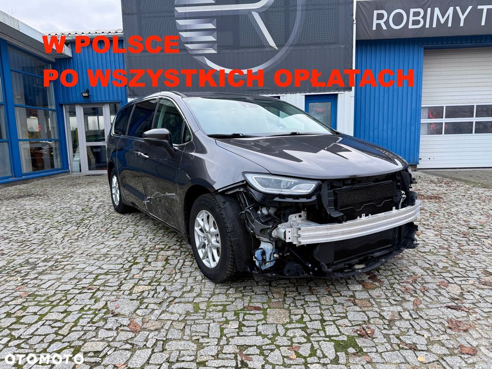 Chrysler Pacifica - 1