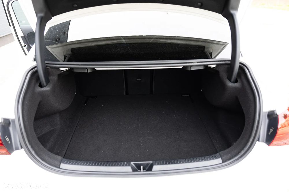 Mercedes-Benz Klasa A 35 AMG 4-Matic 8G-DCT - 32