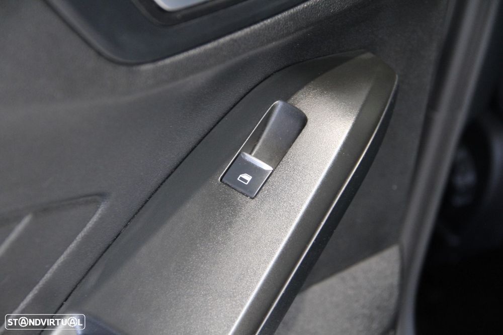 Ford Focus 1.0 EcoBoost MHEV ST-Line Aut. - 26