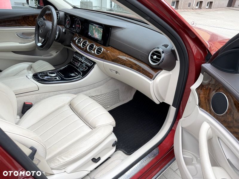 Mercedes-Benz Klasa E 220 d 9G-TRONIC - 14