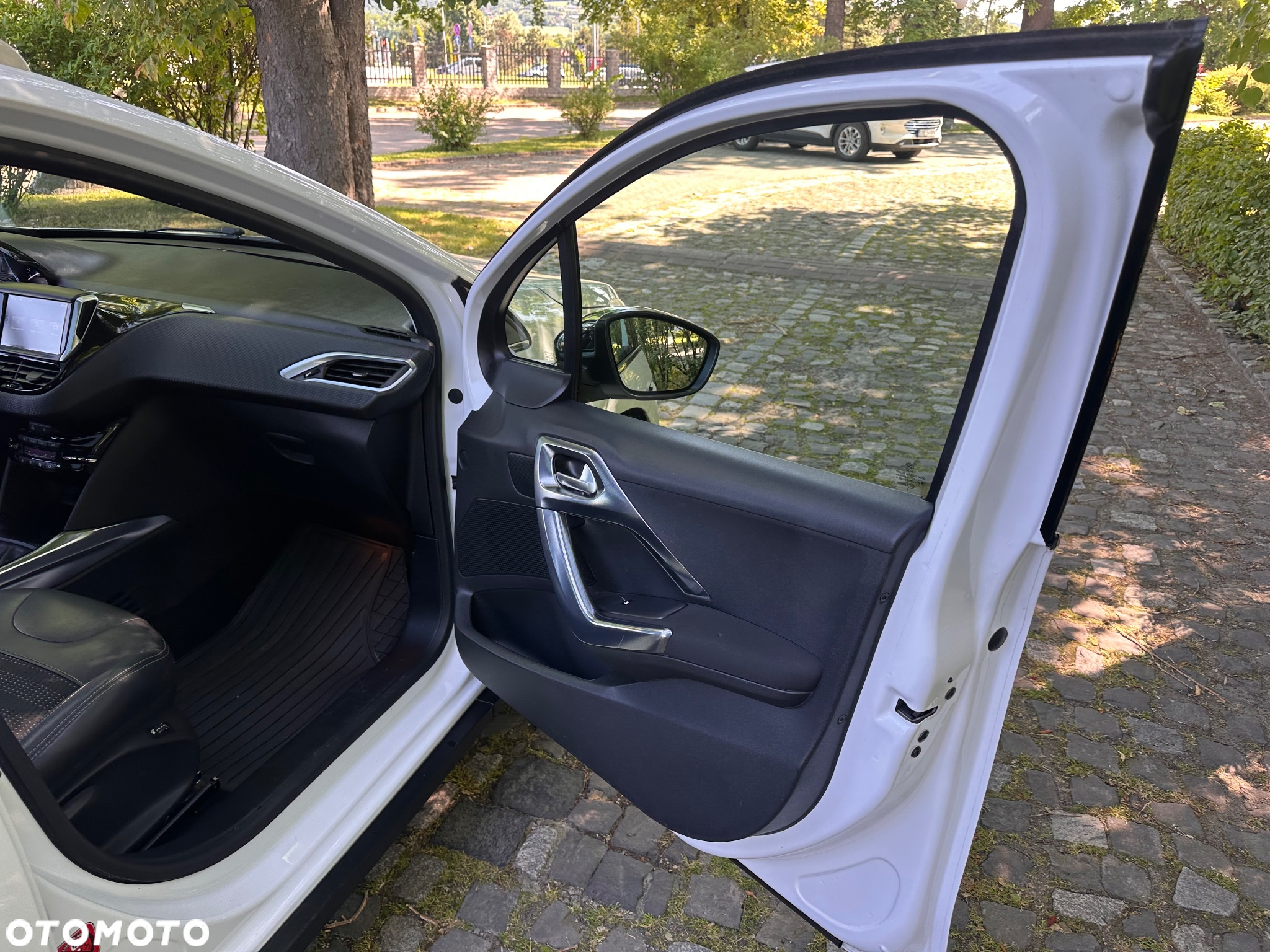 Peugeot 2008 e-HDi FAP 92 STOP & START Style - 16