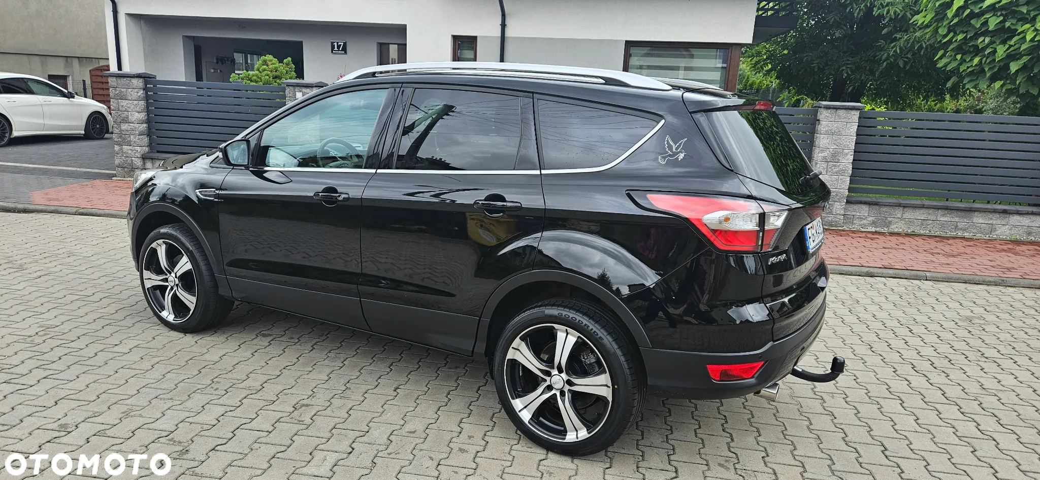 Ford Kuga 1.5 EcoBoost 2x4 Titanium - 3