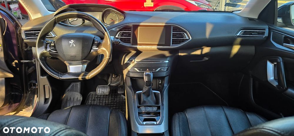 Peugeot 308 BlueHDi FAP 150 Stop&Start Automatik Allure - 17