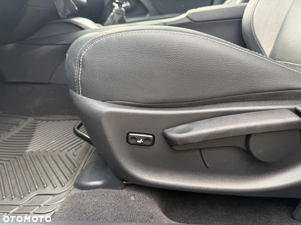 Toyota Avensis 1.8 Premium EU5 - 23