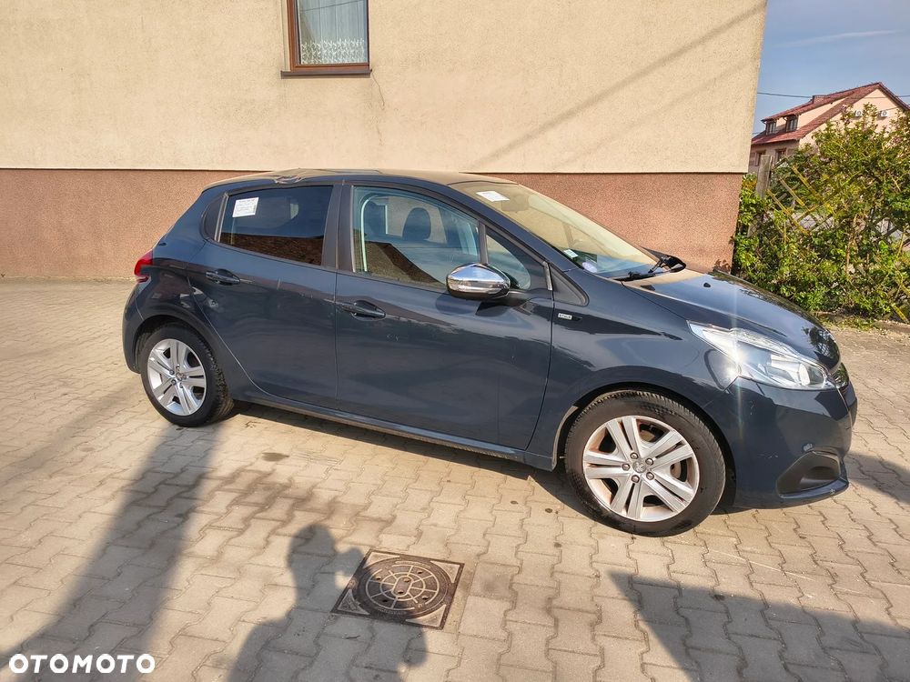 Peugeot 208 - 4