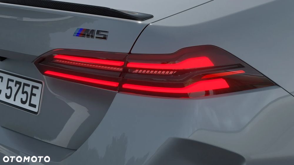 BMW M5 xDrive - 9